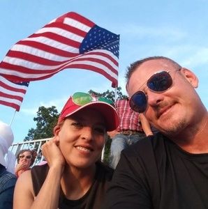 Meet your Posher, Hope